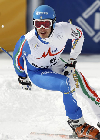 El italiano Innerhofer, nada m�s cruzar la meta.