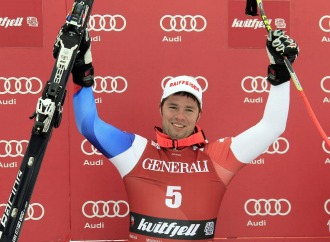Beat Feuz celebra su victoria