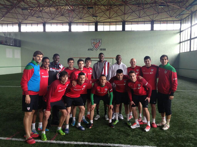 Jrue Holiday 'ficha' por el Athletic de Bilbao durante su visita a Bilbao