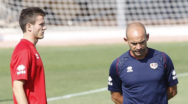 Sa�l, junto a Paco en un entrenamiento del Rayo / PABLO GARC�A (MARCA)