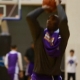 Kobe vuelve a lanzar a canasta con sus compa�eros como testigos de excepci�n
