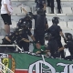 Un a�o de c�rcel a los hinchas polacos que agredieron a la Polic�a en Sevilla