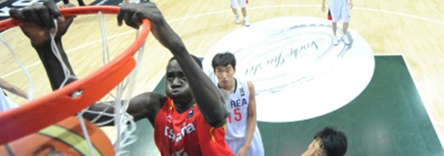Debuta en la ACB el 'samurai espa�ol' de 2,40 de envergadura con 18 a�os