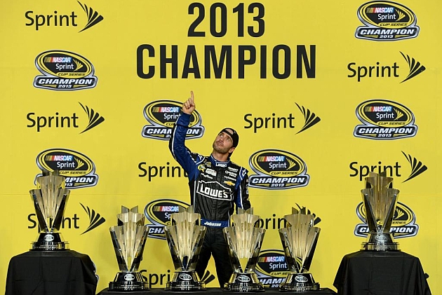 Jimmie Johnson gana por sexta vez la NASCAR