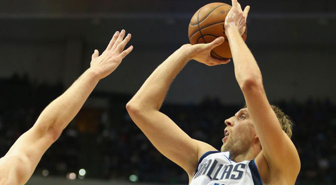 Nowitzki conduce a los Mavericks a su segundo triunfo seguido