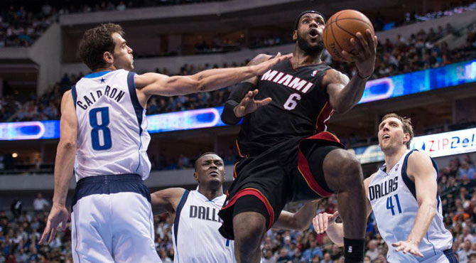 El inmisericorde Rey LeBron somete a la Rep�blica de Calde con 42 puntos