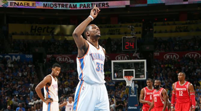 Durant se viste de superh�roe frente a un Superman que tiene en Ibaka a su 'kriptonita'