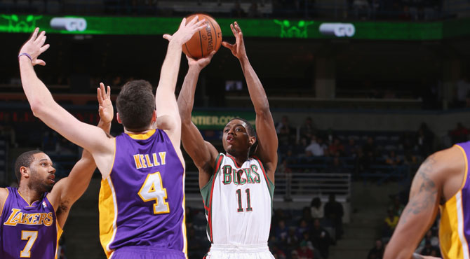 Los Lakers caen ante los Bucks, el peor equipo de la NBA