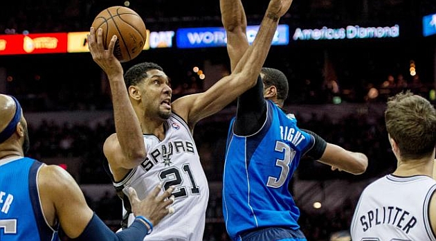 Duncan tumba a los Mavericks en el primer partido