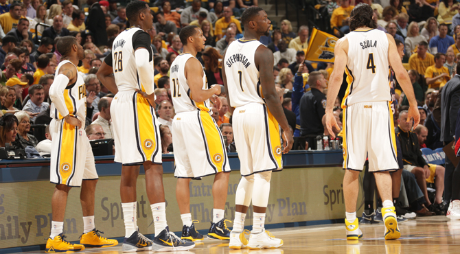 El 'pol�mico' Paul George y un gran Scola evitan un nuevo descalabro de los Pacers