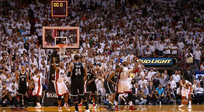 El rescatador Ray Allen mete a LeBron James en las Finales del Este