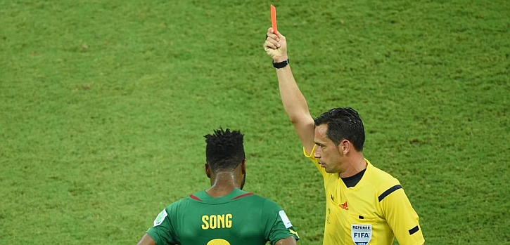 Song, expulsado por agredir a Mandzukic