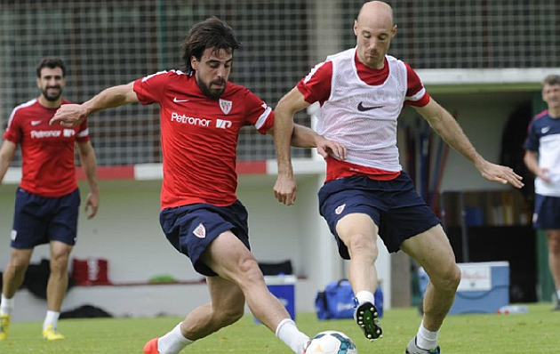 Varios jugadores el Athletic durante una sesi�n de entrenamiento/J. Echevarr�a