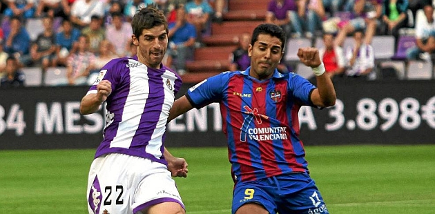 V�ctor P�rez en un partido contra el Levante