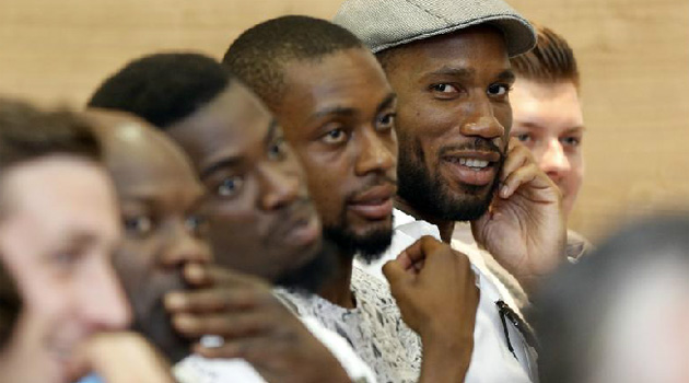 Drogba, con su amigo Boka en M�laga