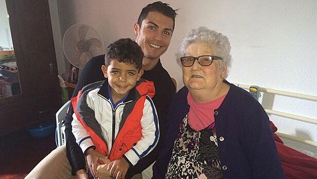 Cristiano lamenta la muerte de su abuela