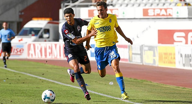 Xabi Castillo refuerza la defensa del Alav�s