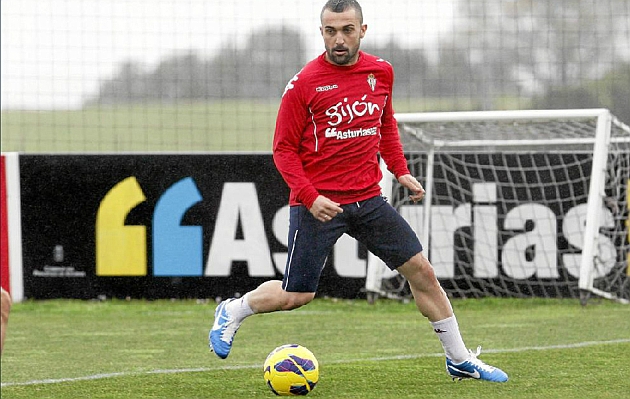 El jugador durante sus temporadas en Gij�n