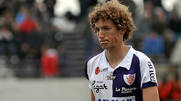 Maxi P�rez, en un partido con el F�nix uruguayo / Foto tenfield.com.uy