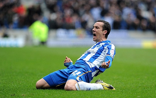 David L�pez celebra un gol con la camiseta del Brighton
