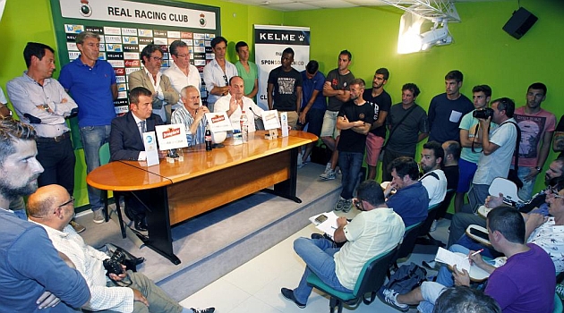 Los componentes del Racing, en la comparecencia del d�a 29 / Jos� R. Gonz�lez (Marca)
