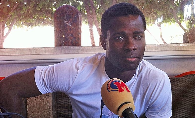 El Mirand�s ficha al portero Razak y al defensa �lex Ortiz