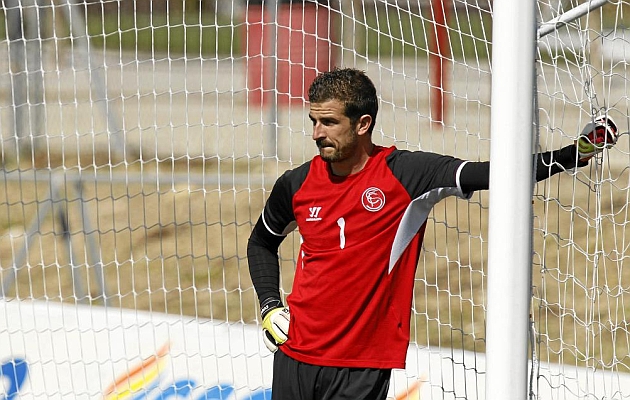 Javi Varas ya es jugador blanquivioleta