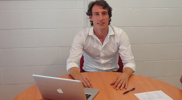 �ngel Luis Catalina, en su despacho en el club almeriense / Web de la UD Almer�a