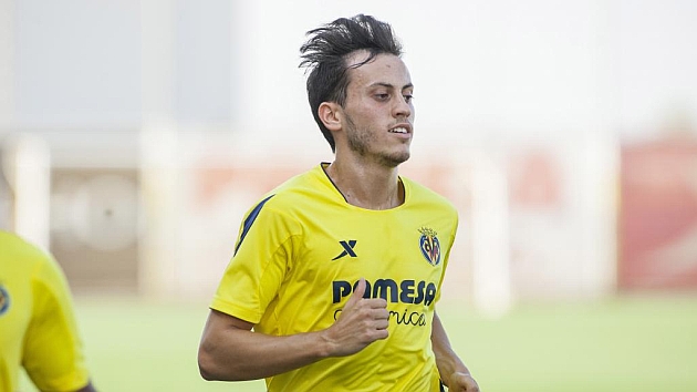 Javier Espinosa (22) durante un entrenamiento con el Villarreal. Foto: Carme Ripolles