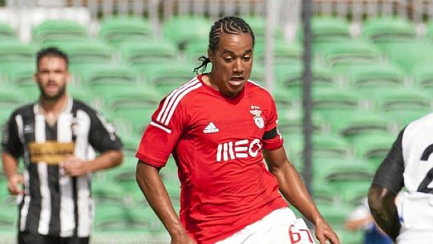 H�lder Costa en un partido del Benfica B / CARLOS VIDIGAL JR.