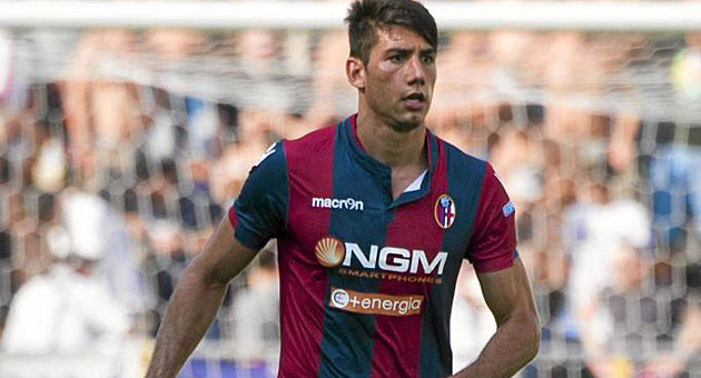 Rafa Paez durante un partido con el Bologna.