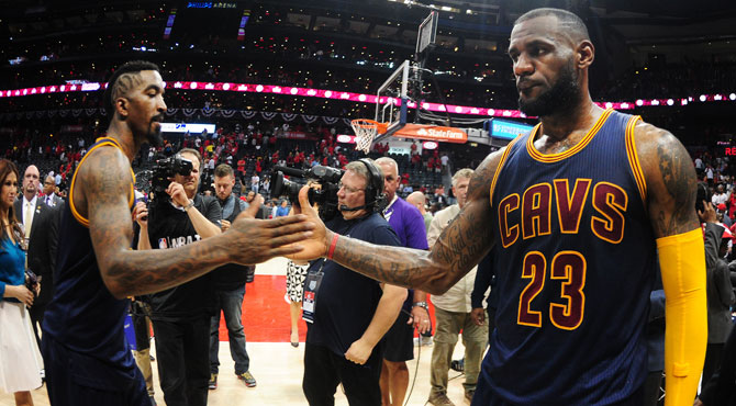El Rodman 2.0 es un regalo de Dios para LeBron: 8 triples contra los Hawks