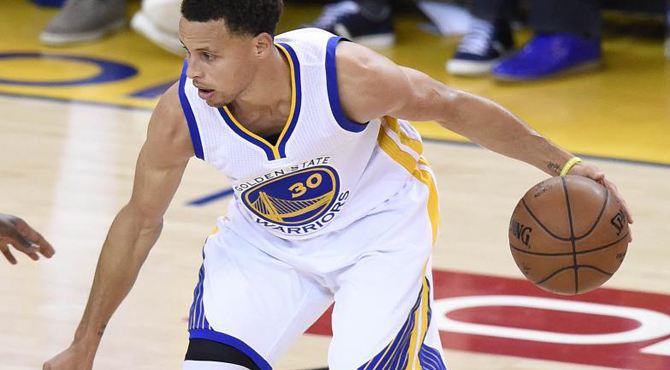 La loca asistencia de puerta grande de Stephen Curry