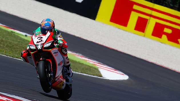 Rea y Sykes dejan sin gloria a Biaggi