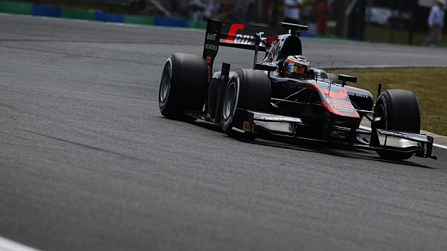 Lynn vuela en su primera pole de GP2