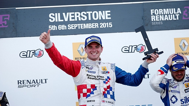 Rowland se escapa en Silverstone