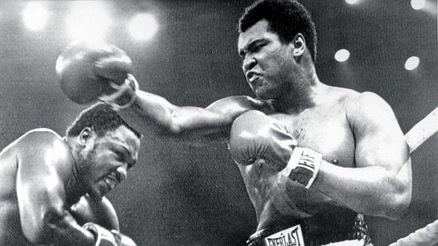 Ali y Frazier batallan en el s�ptimo asalto de la pelea