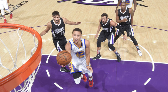Curry se sobrepone a un triple-doble de Rondo para dar la s�ptima seguida a sus Warriors