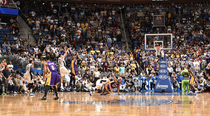 Vucevic ajusticia sobre la bocina al peor equipo del Salvaje Oeste: los Lakers