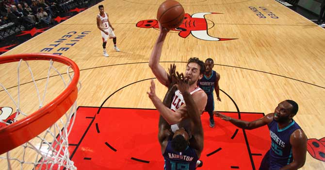 Un plet�rico Pau y el ex sin techo Butler desarticulan a los disc�pulos de Jordan