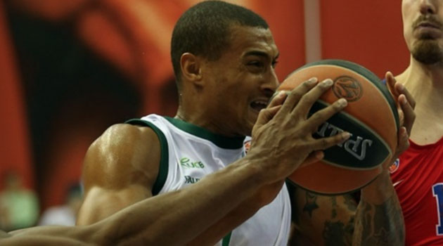 El ex 'cul�' Jackson permite a Unicaja sobrevivir al efecto Brandon Paul