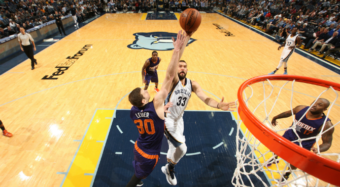 Marc lidera a unos Grizzlies que ganan con un milagroso alley-oop