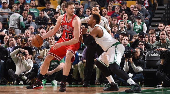 Los Bulls entran en crisis a pesar del und�cimo doble-doble de Gasol