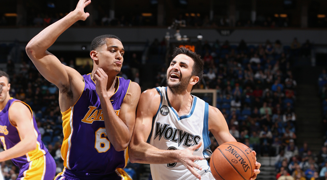 Ricky se infla a dar asistencias en otro adi�s de Kobe