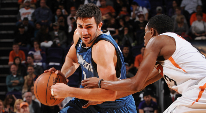 Ricky se pierde en la mediocridad de los Wolves ante los Suns