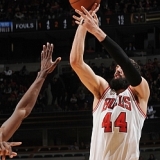 Dobles d�gitos de Pau Gasol en la eclosi�n tripl�stica expr�s de Mirotic