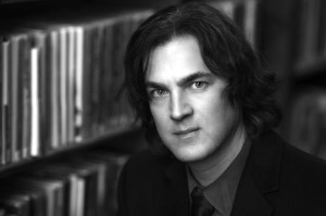 J. D. Barker: "El aislamiento y lo sobrenatural ayudan a transmitir miedo y terror"
