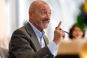 Reverte responde a si se encuentra cómodo en España: "En cualquier parte"